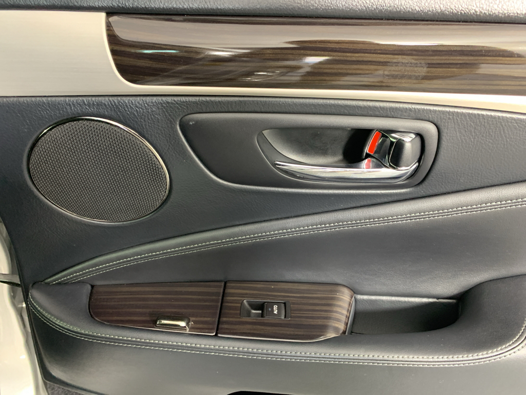 Vehicle photo 36