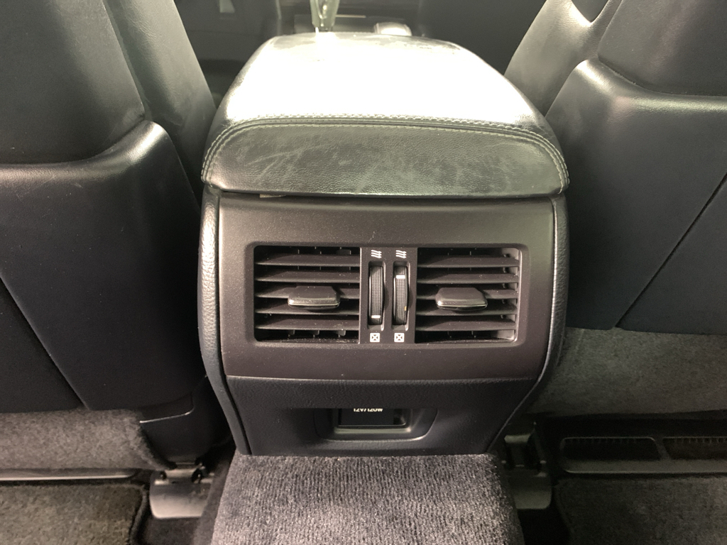 Vehicle photo 33
