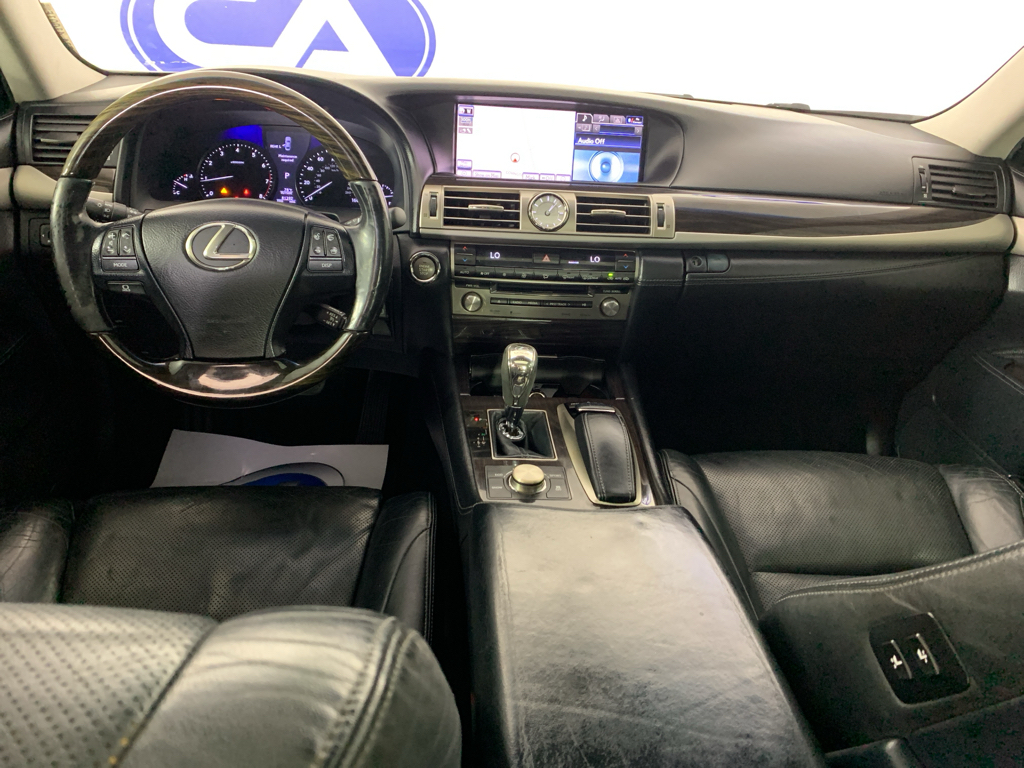 Vehicle photo 34