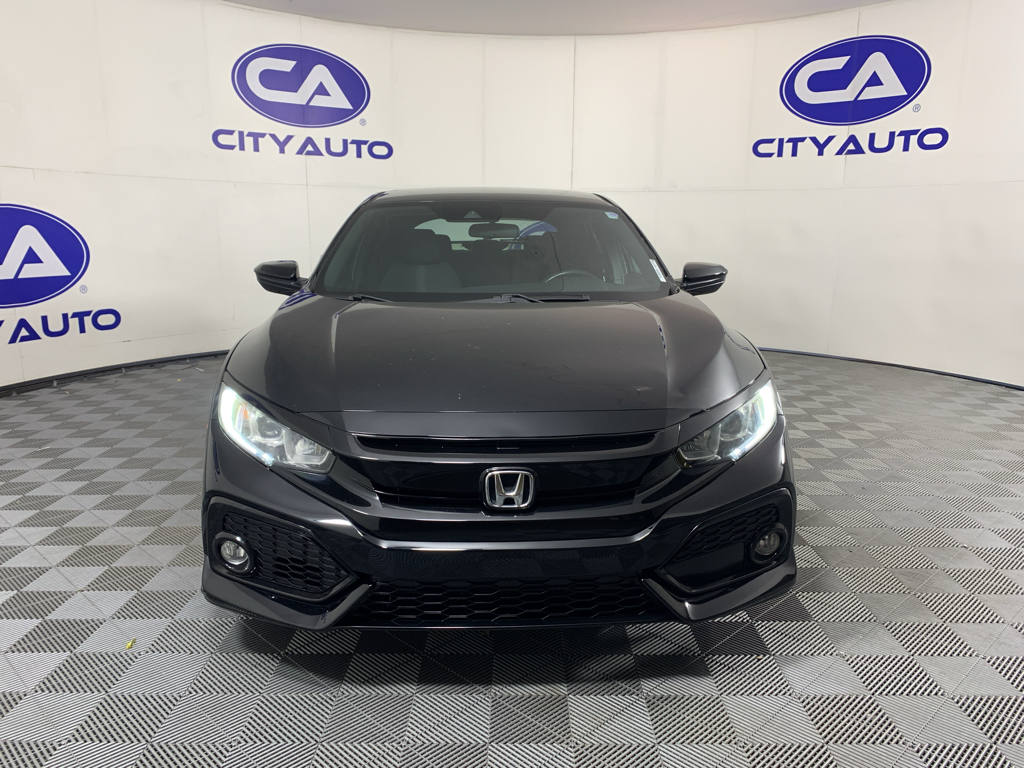 Vehicle photo 9