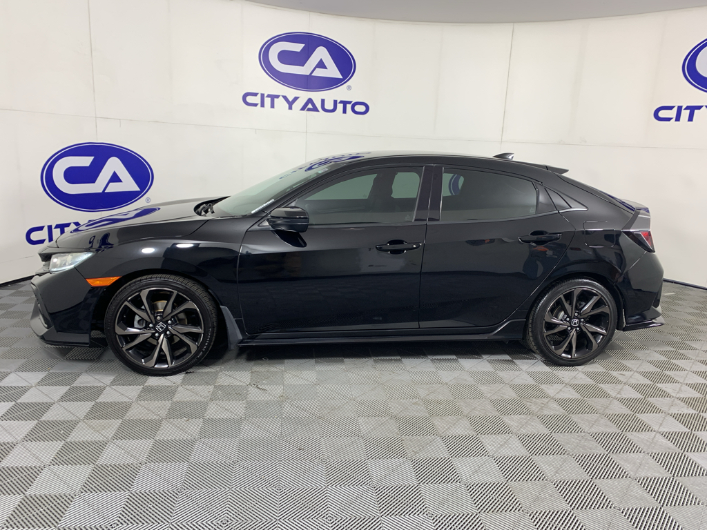 Vehicle photo 6