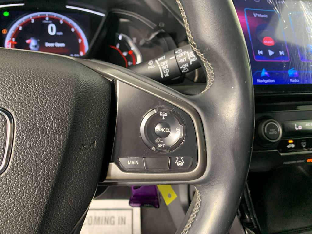 Vehicle photo 19