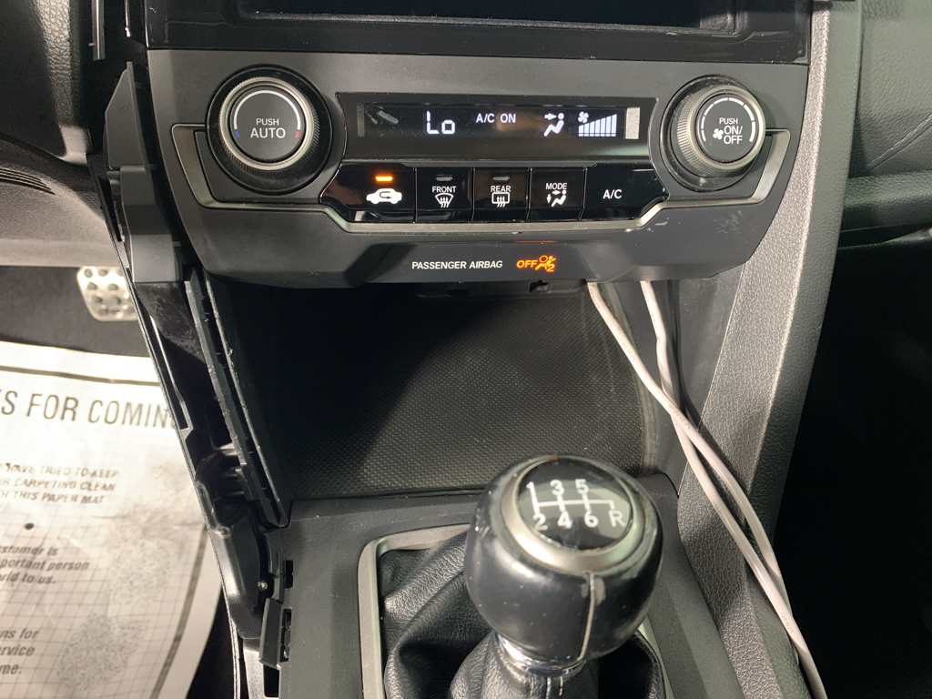 Vehicle photo 24