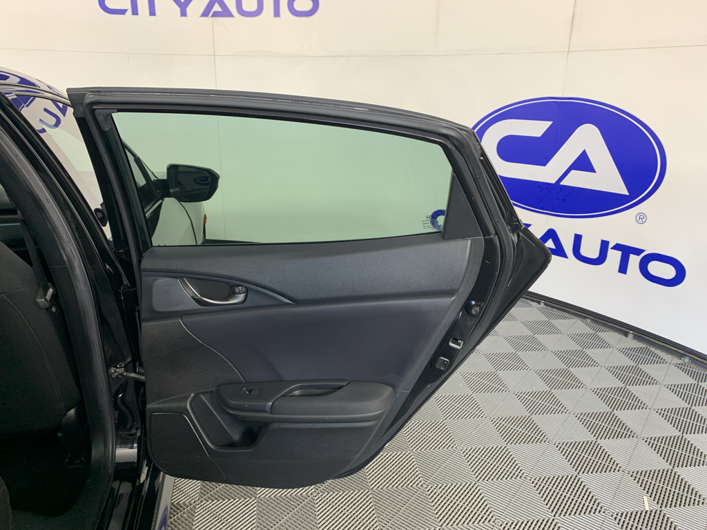 Vehicle photo 29