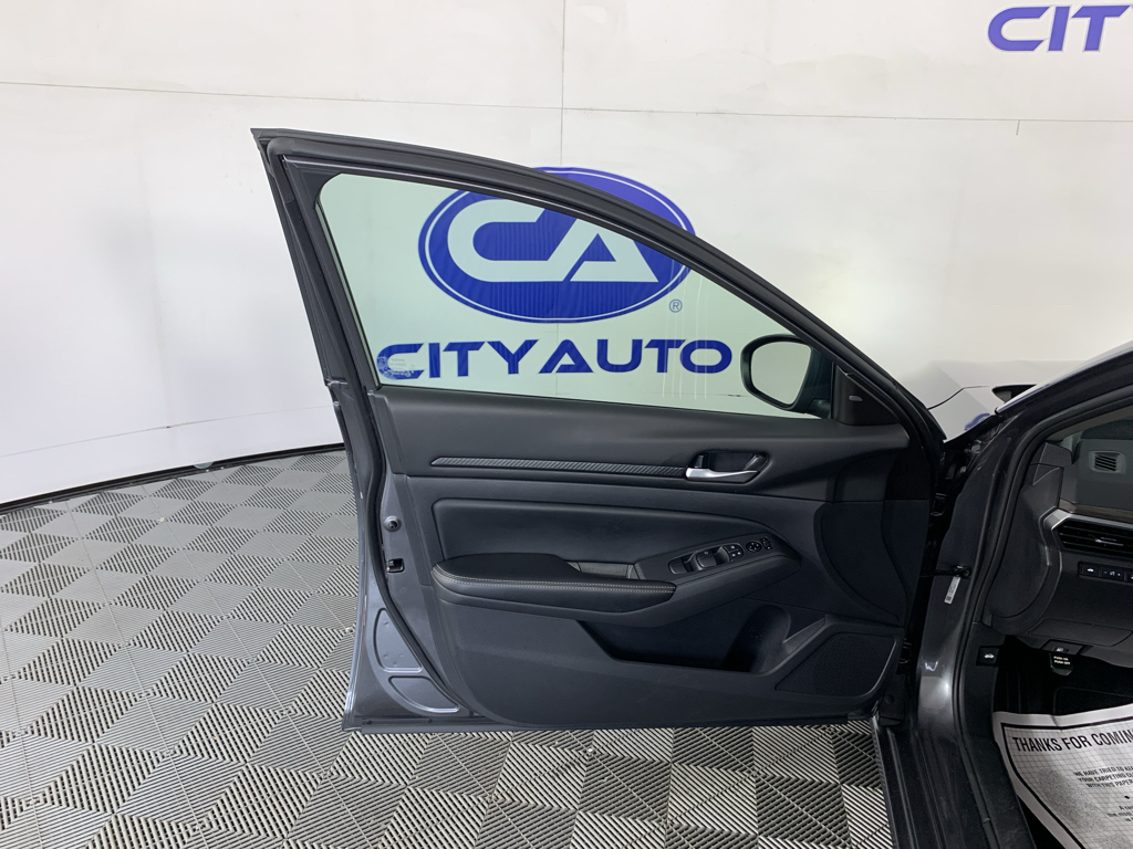 Used 2025 Nissan Altima Sedan