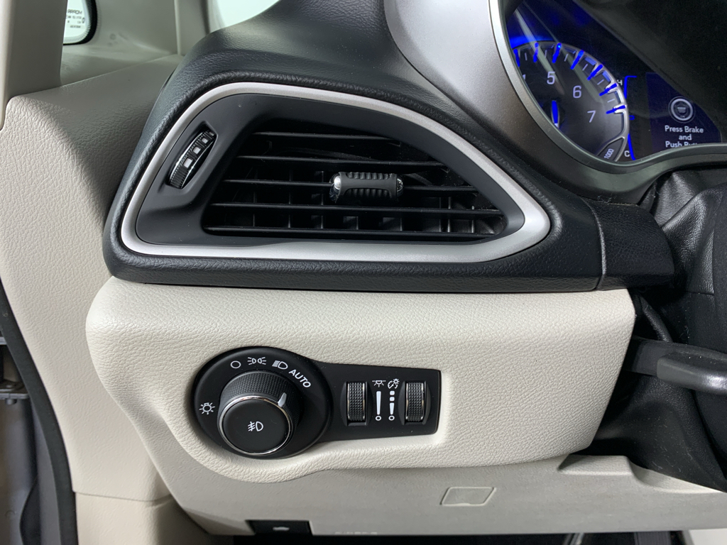 Used 2020 Chrysler Pacifica Van