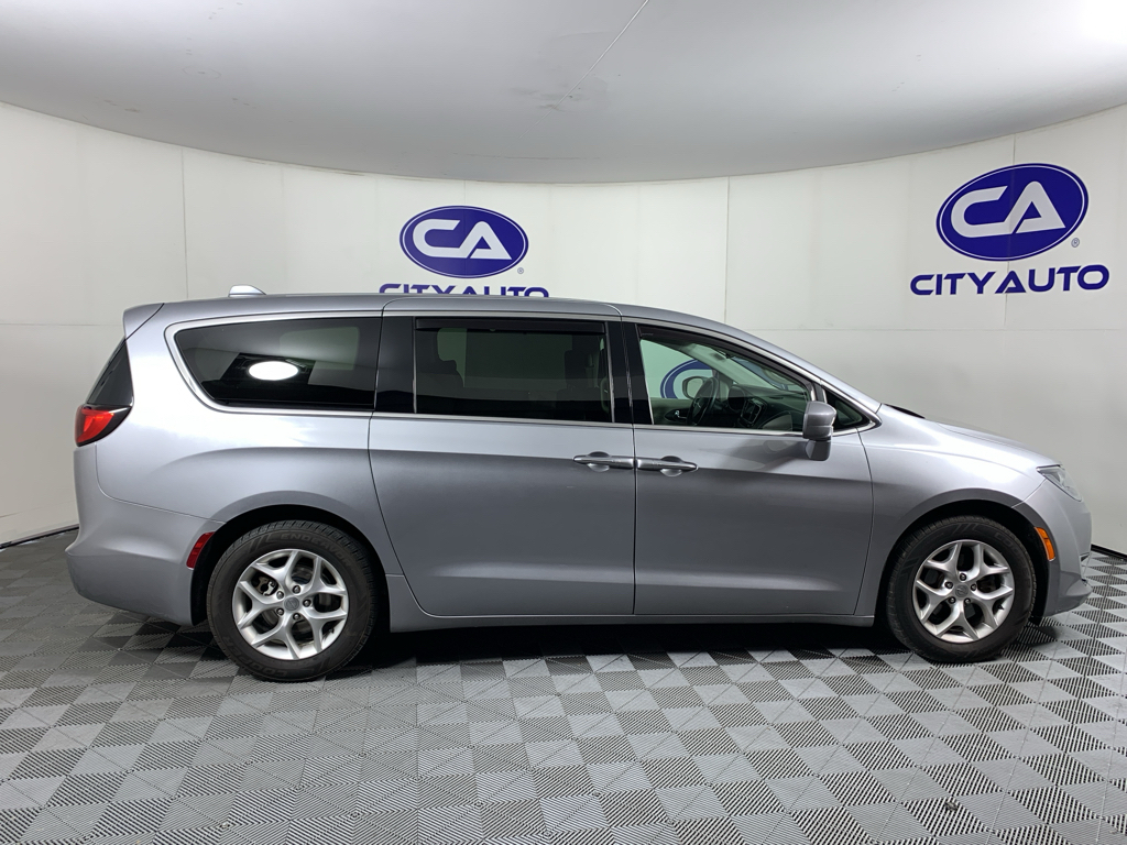 Used 2020 Chrysler Pacifica Van