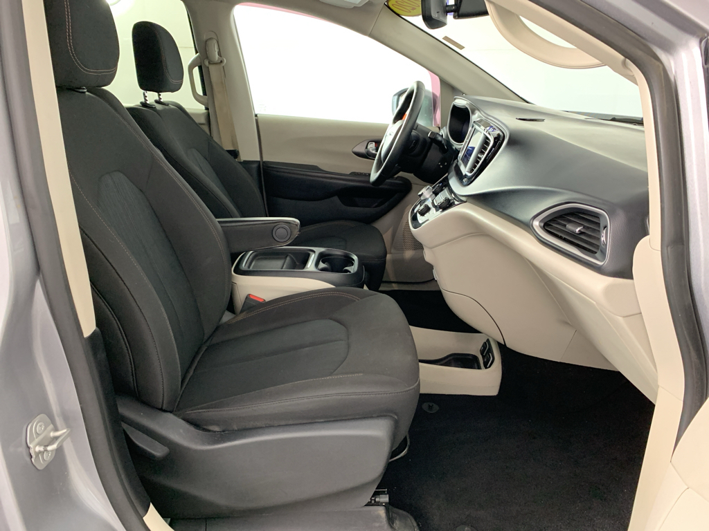 Used 2020 Chrysler Pacifica Van