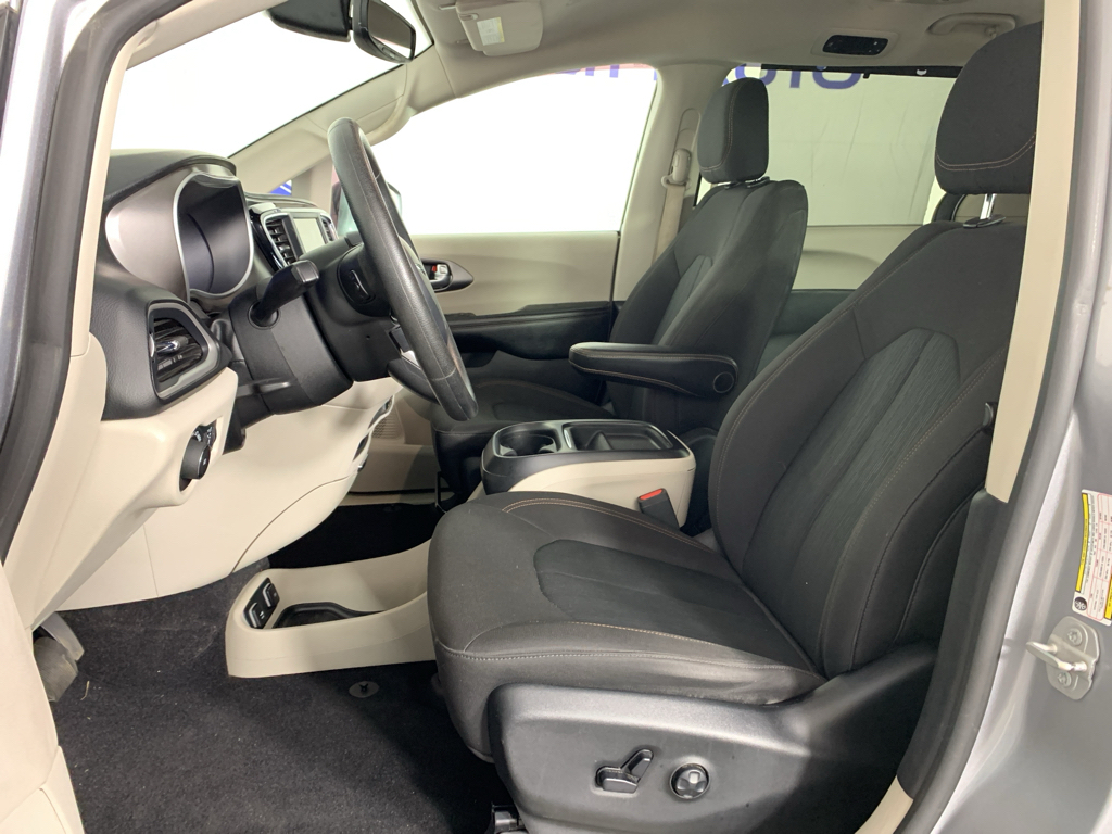 Used 2020 Chrysler Pacifica Van
