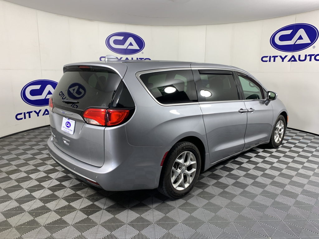 Used 2020 Chrysler Pacifica Van