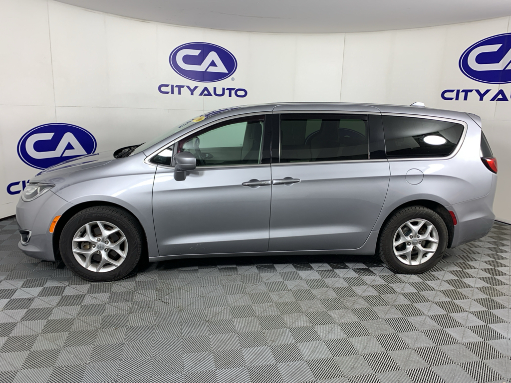 Used 2020 Chrysler Pacifica Van