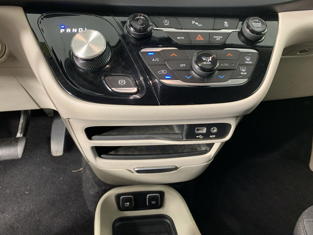 Used 2020 Chrysler Pacifica Van