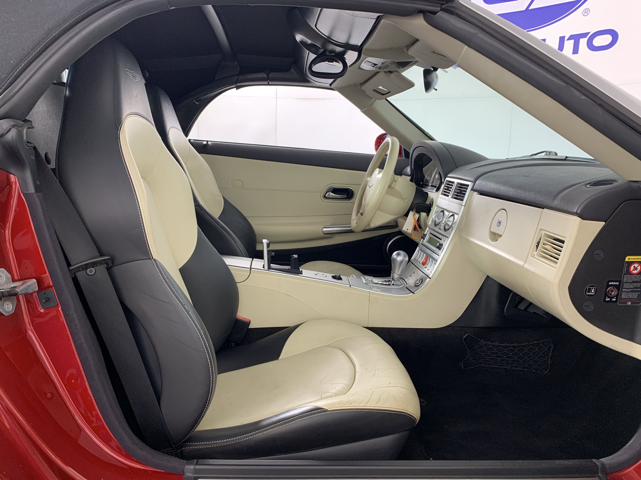 Vehicle photo 27