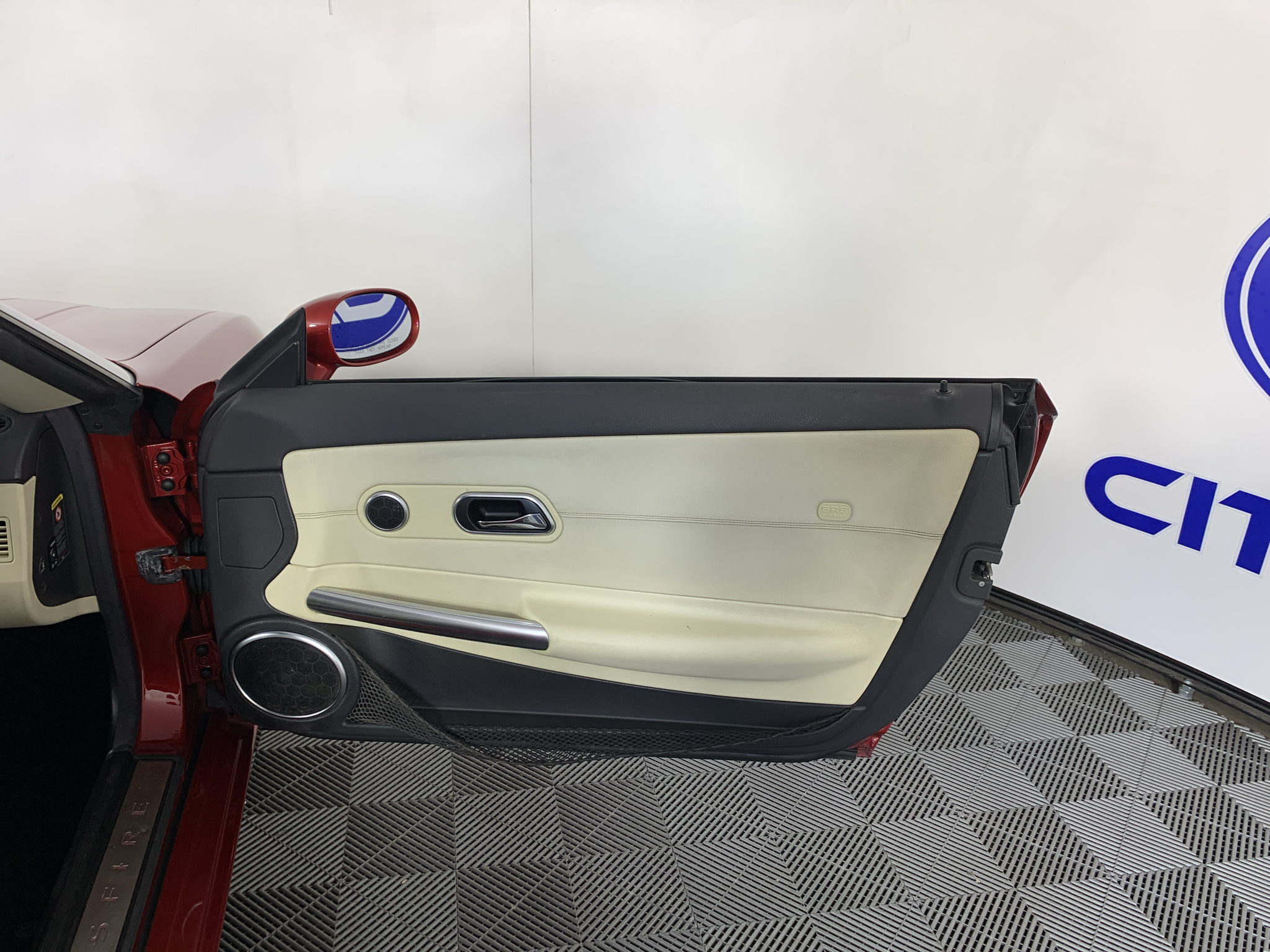 Vehicle photo 25