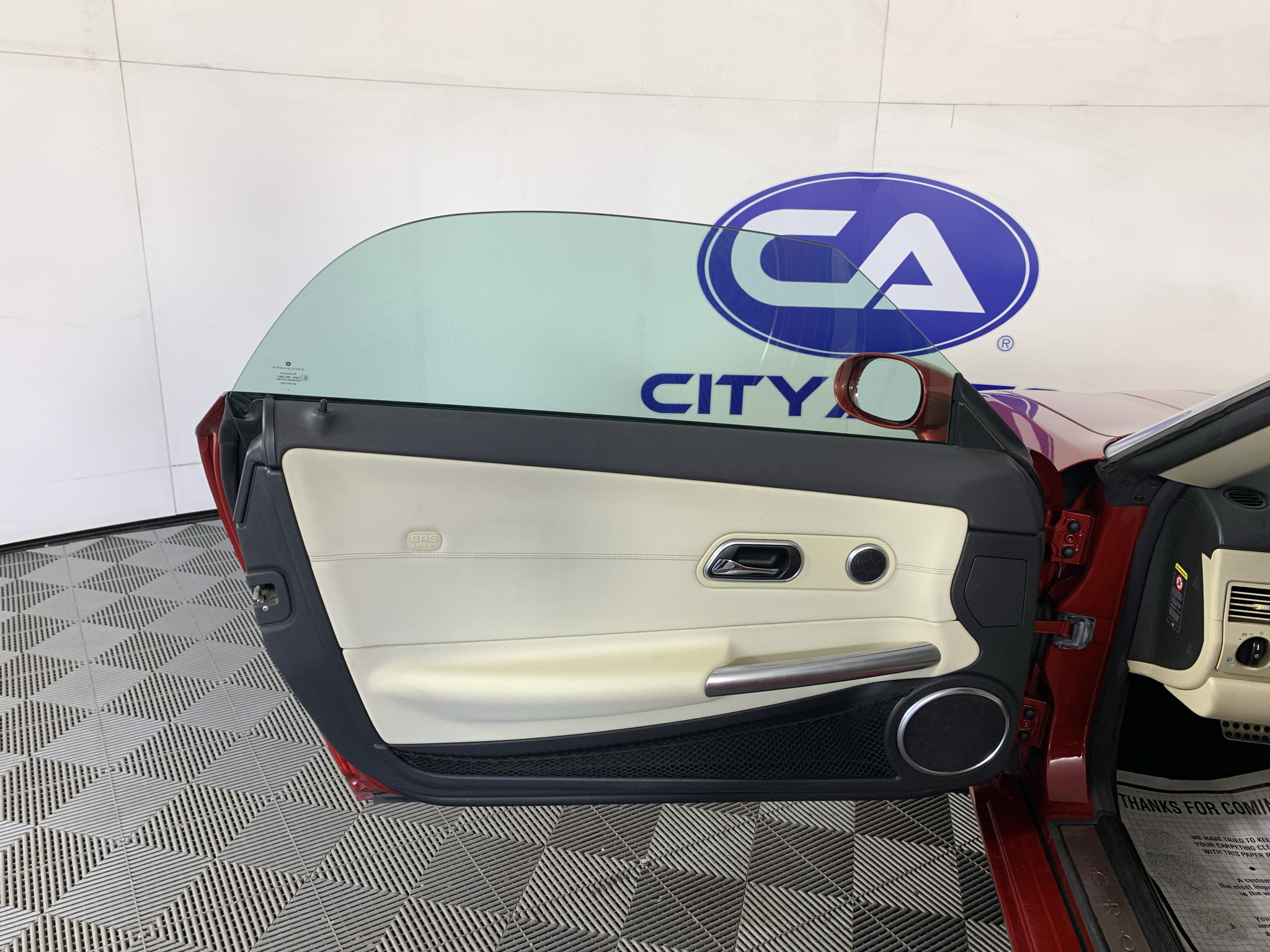Vehicle photo 13