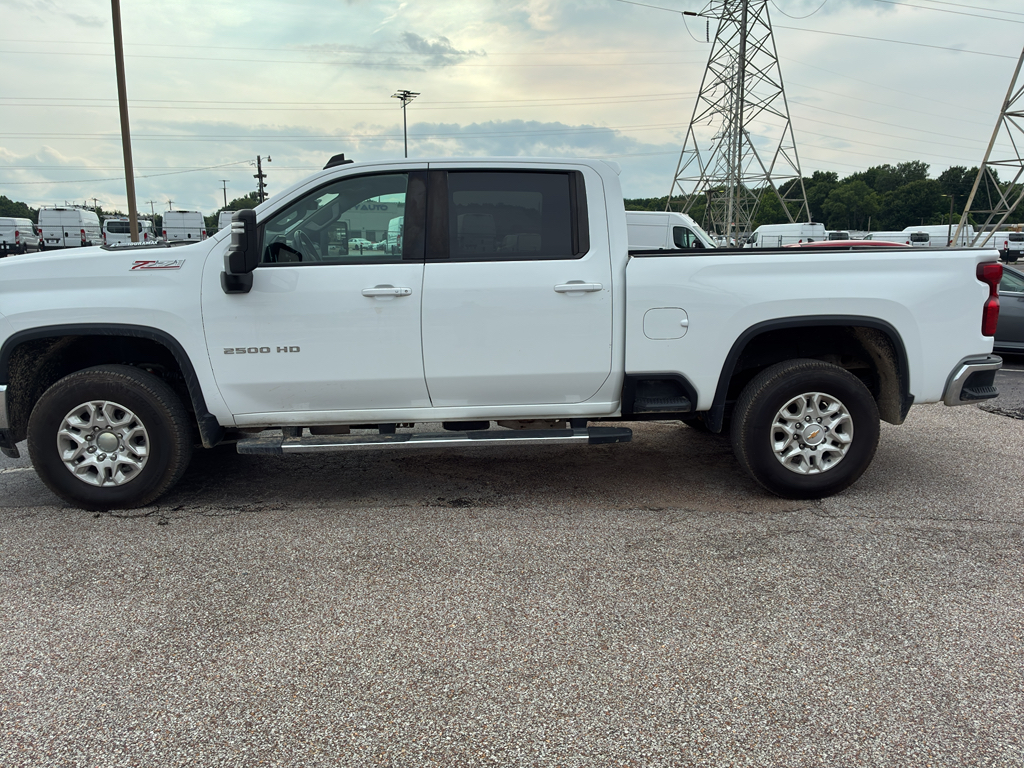 2024 Chevrolet Silverado HD LT 4WD Crew Cab Standard Box's photo