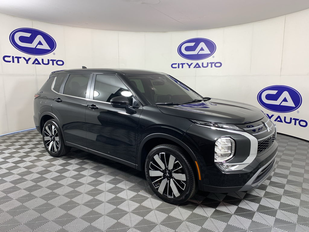 2025 Mitsubishi Outlander SE 2WD's photo