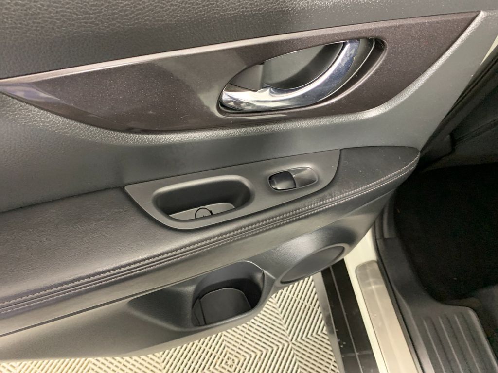 Used 2018 Nissan Rogue SUV