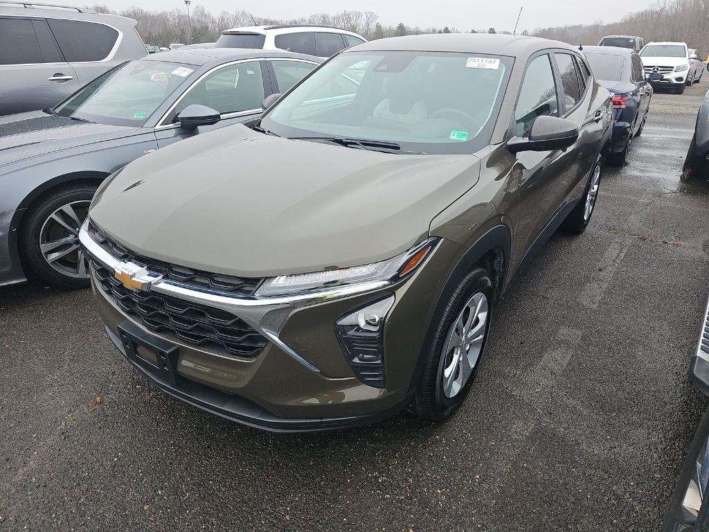 2024 Chevrolet Trax LS's photo