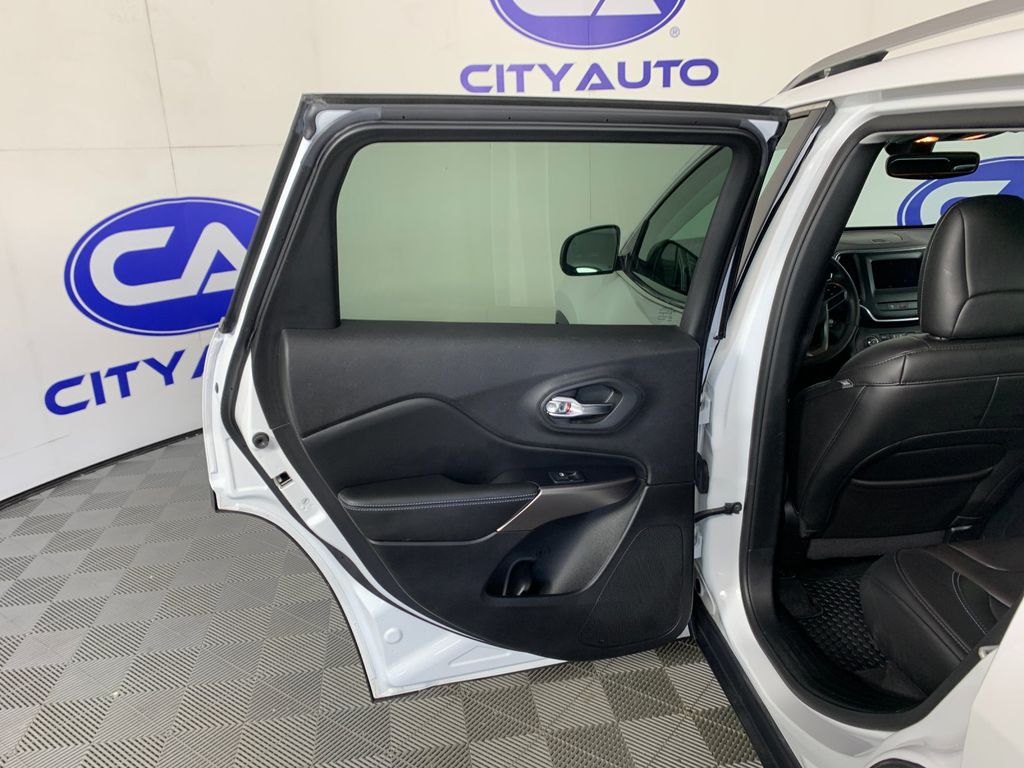 Used 2019 Jeep Cherokee SUV