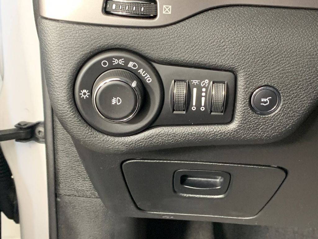 Used 2019 Jeep Cherokee SUV