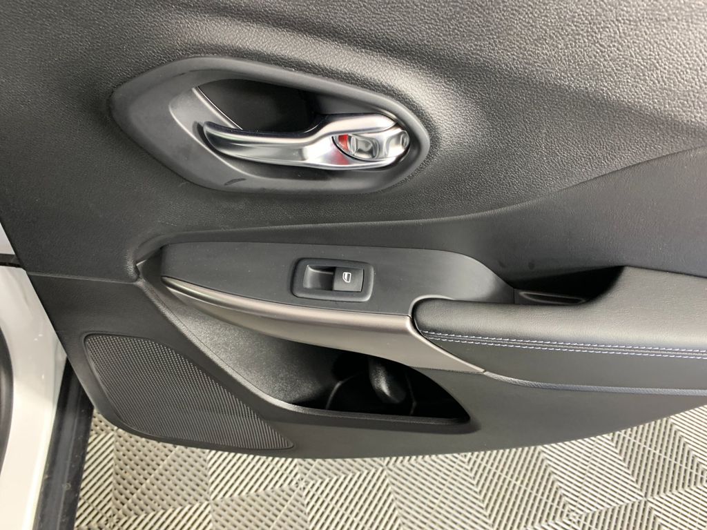 Used 2019 Jeep Cherokee SUV