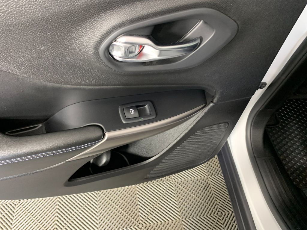 Used 2019 Jeep Cherokee SUV