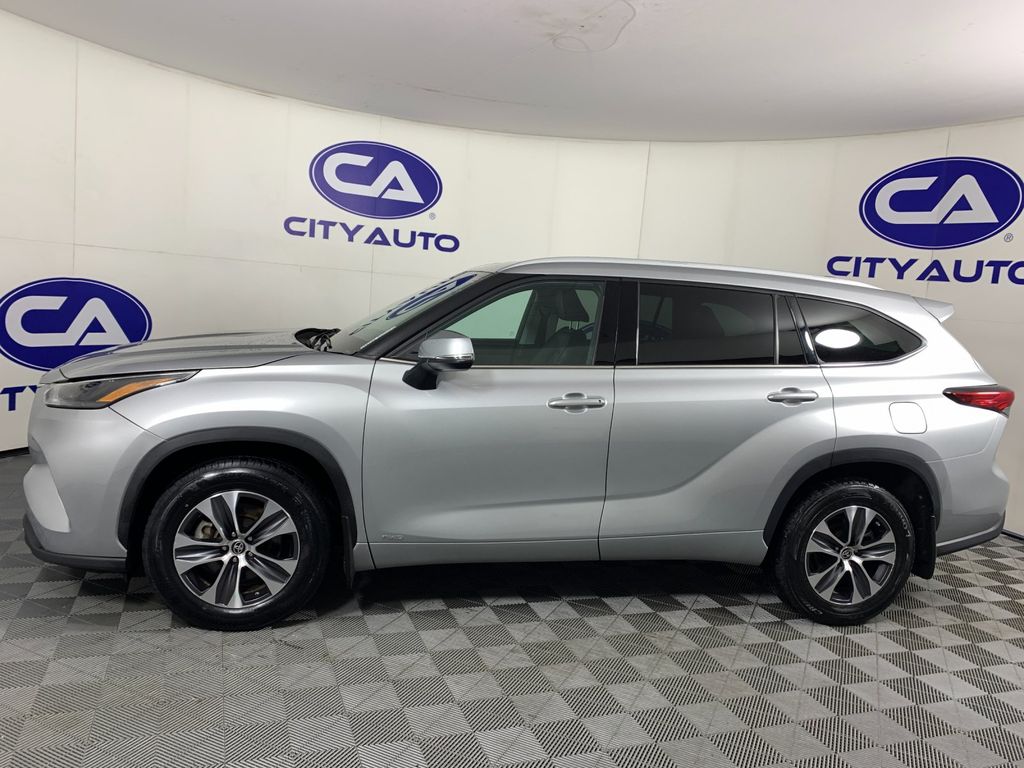 Used 2022 Toyota Highlander Hybrid SUV