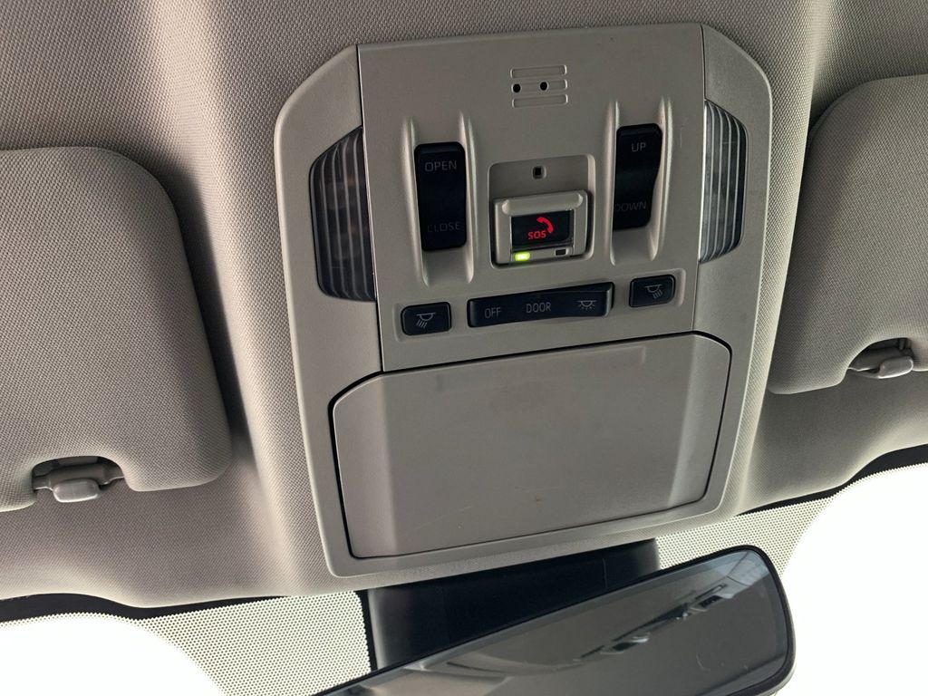 Used 2022 Toyota Highlander Hybrid SUV