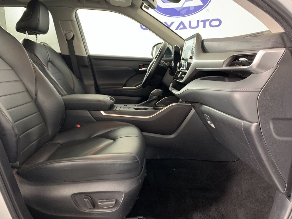 Used 2022 Toyota Highlander Hybrid SUV