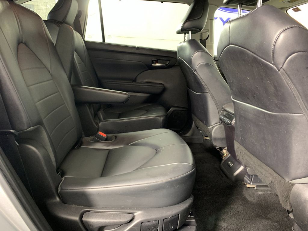 Used 2022 Toyota Highlander Hybrid SUV