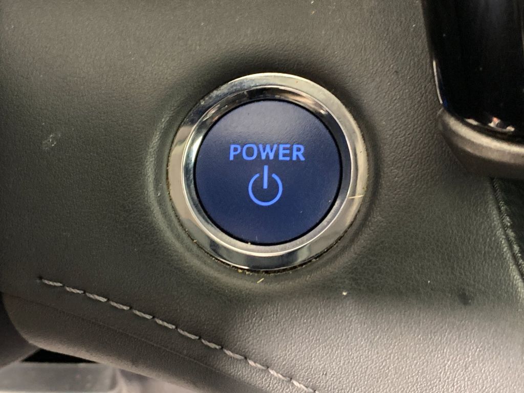 Used 2022 Toyota Highlander Hybrid SUV