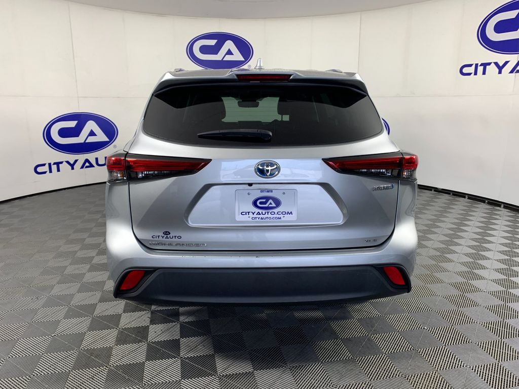Used 2022 Toyota Highlander Hybrid SUV