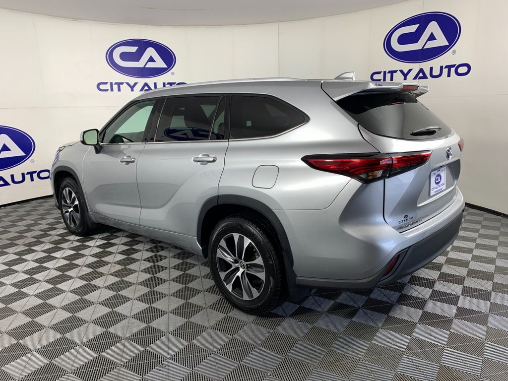 Used 2022 Toyota Highlander Hybrid SUV