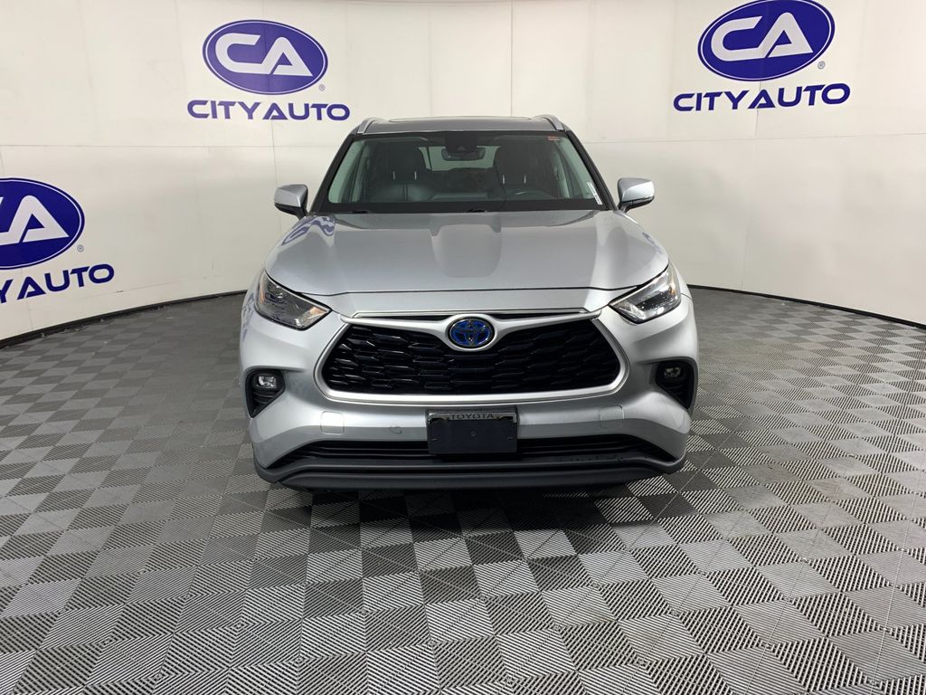 Used 2022 Toyota Highlander Hybrid SUV