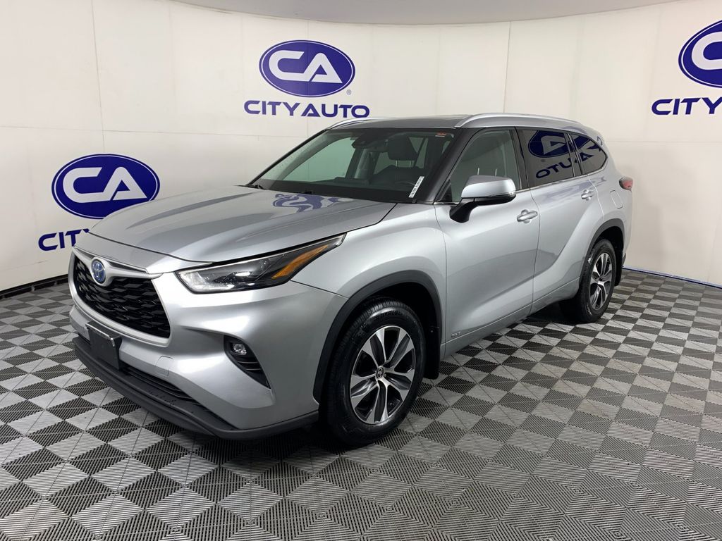 Used 2022 Toyota Highlander Hybrid SUV