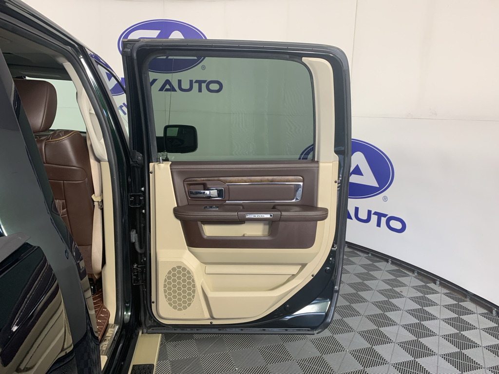 Vehicle photo 35