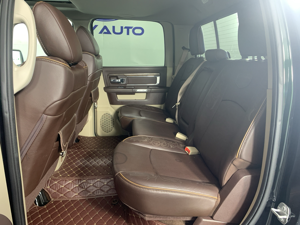 Vehicle photo 32