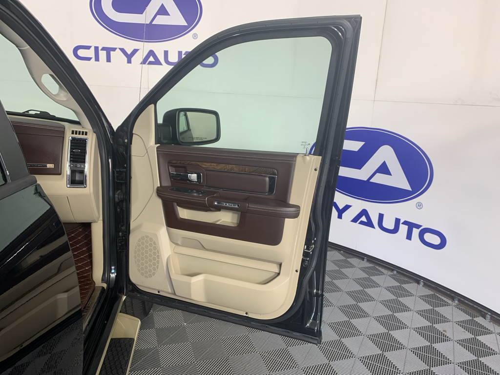 Vehicle photo 38