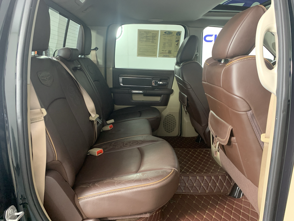Vehicle photo 37