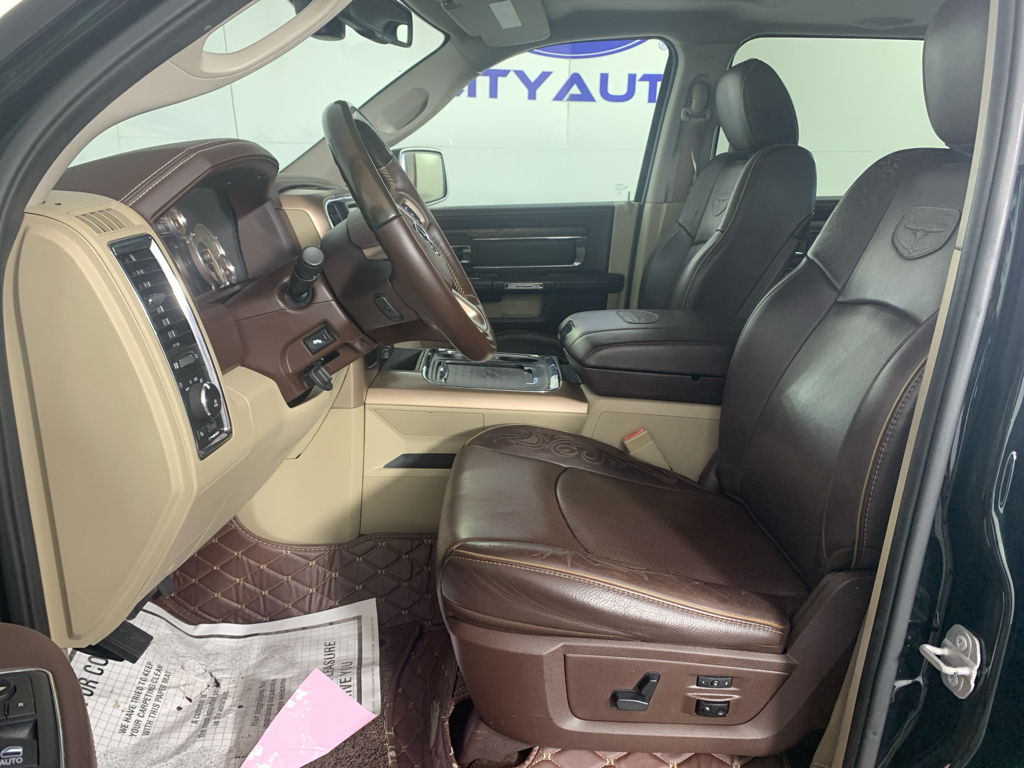 Vehicle photo 14