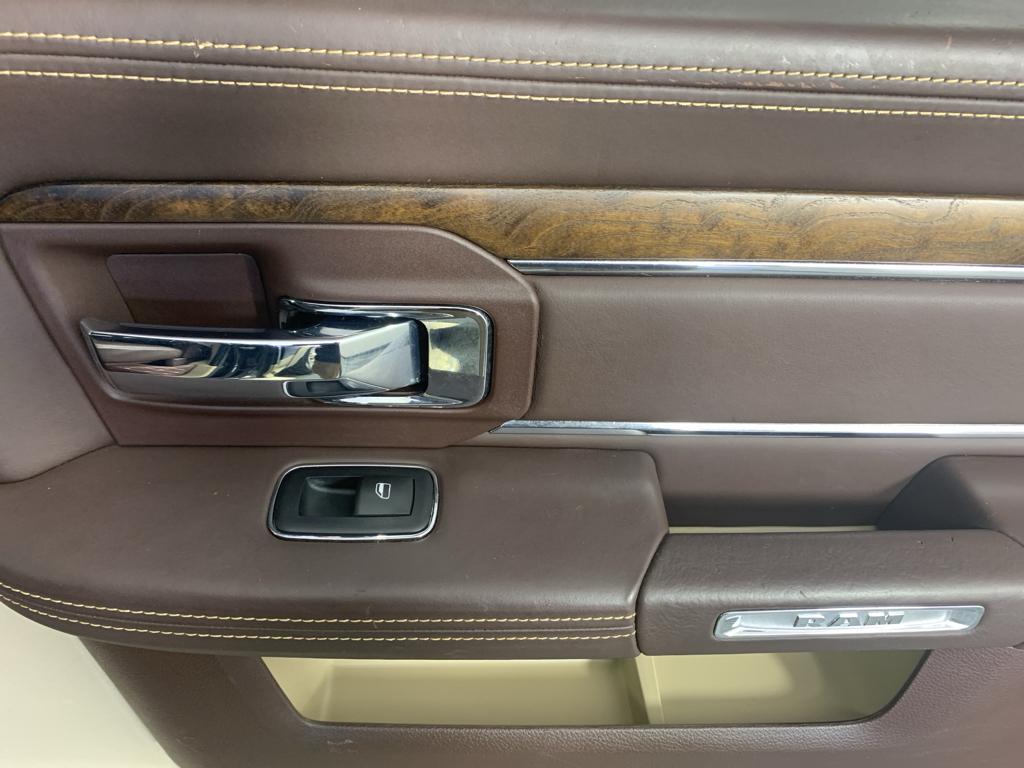 Vehicle photo 36