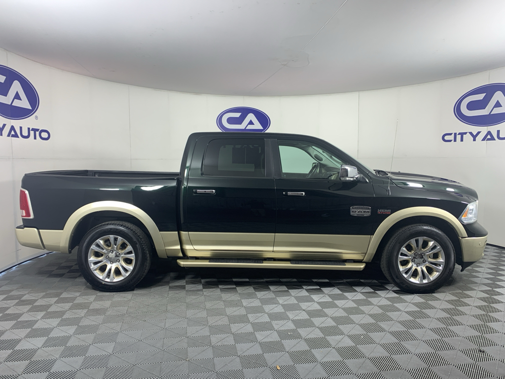 Vehicle photo 2