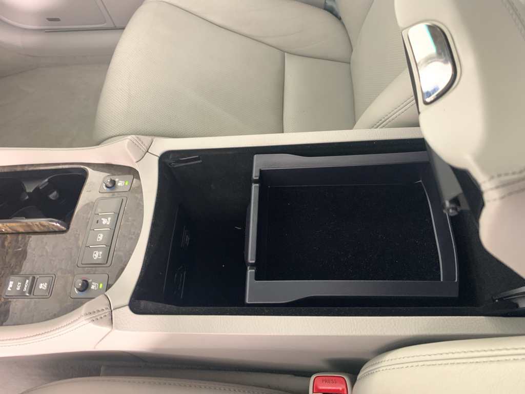 Vehicle photo 28