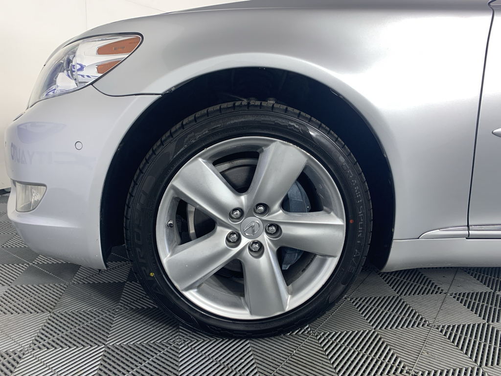 Vehicle photo 11