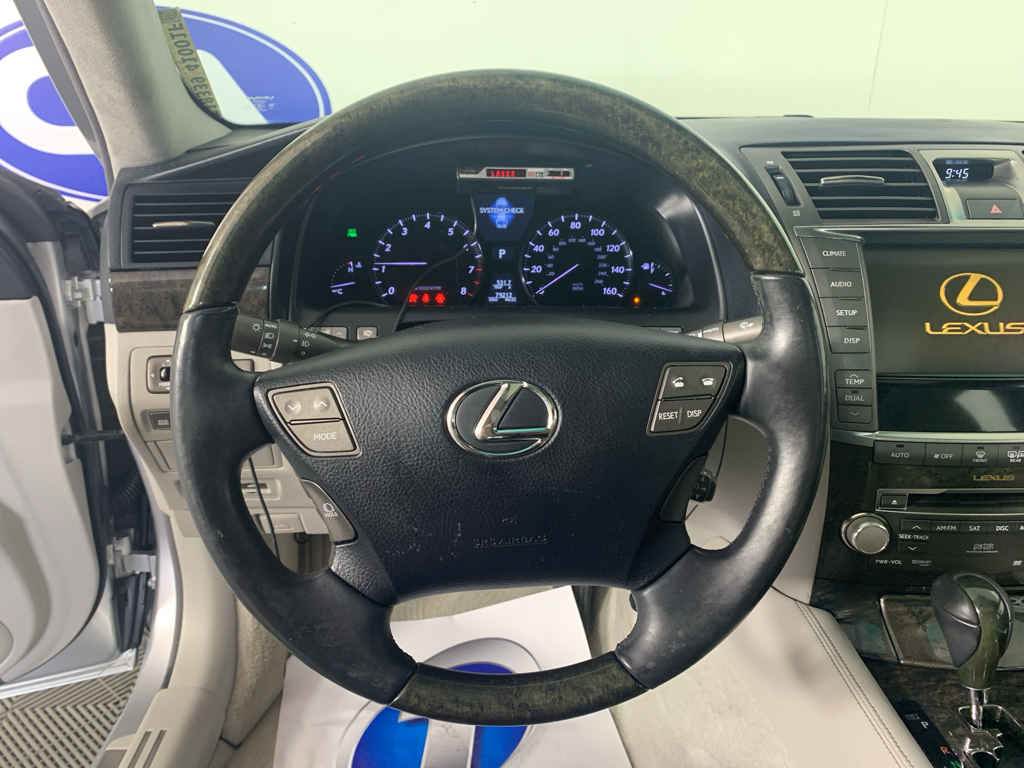 Vehicle photo 21