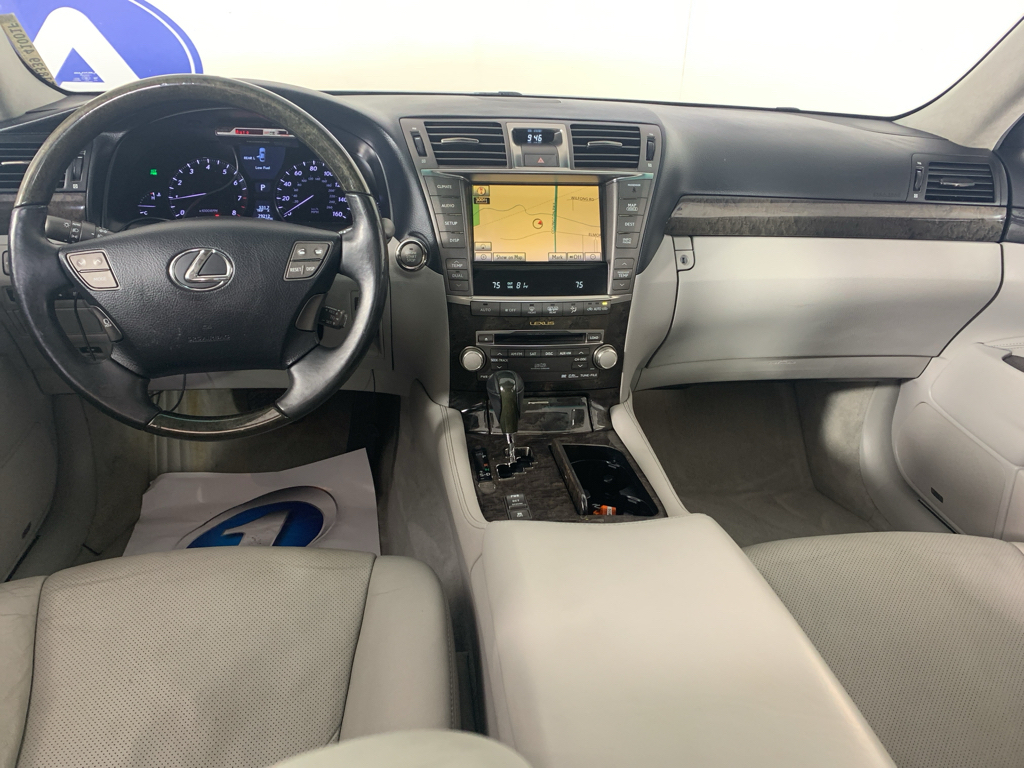 Vehicle photo 34