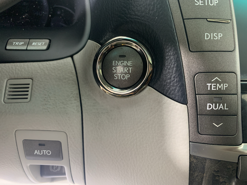 Vehicle photo 17