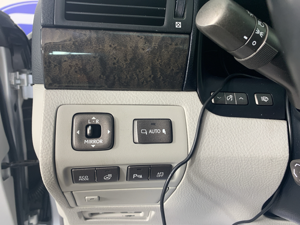 Vehicle photo 16