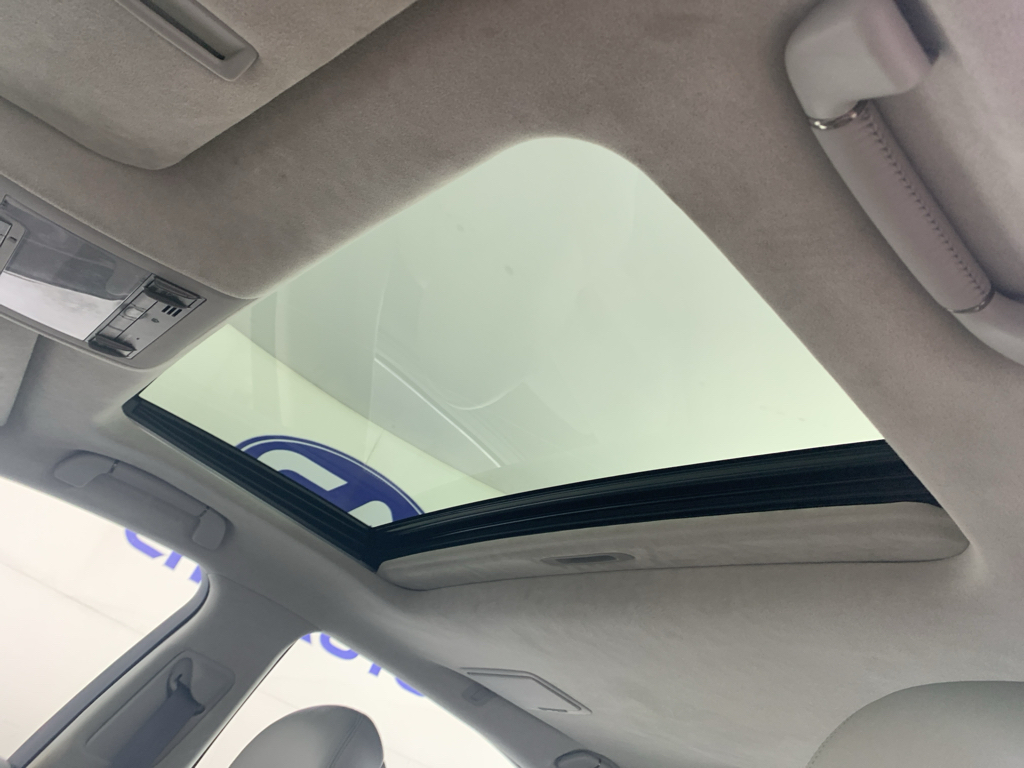 Vehicle photo 29